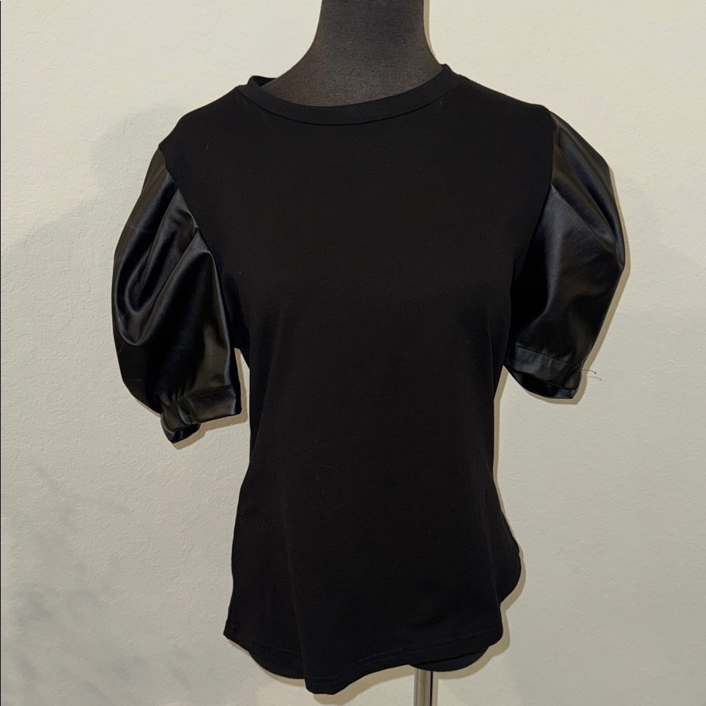 Chic Black Puff Sleeve Tee